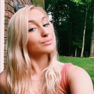 Meet your Posher, Kara